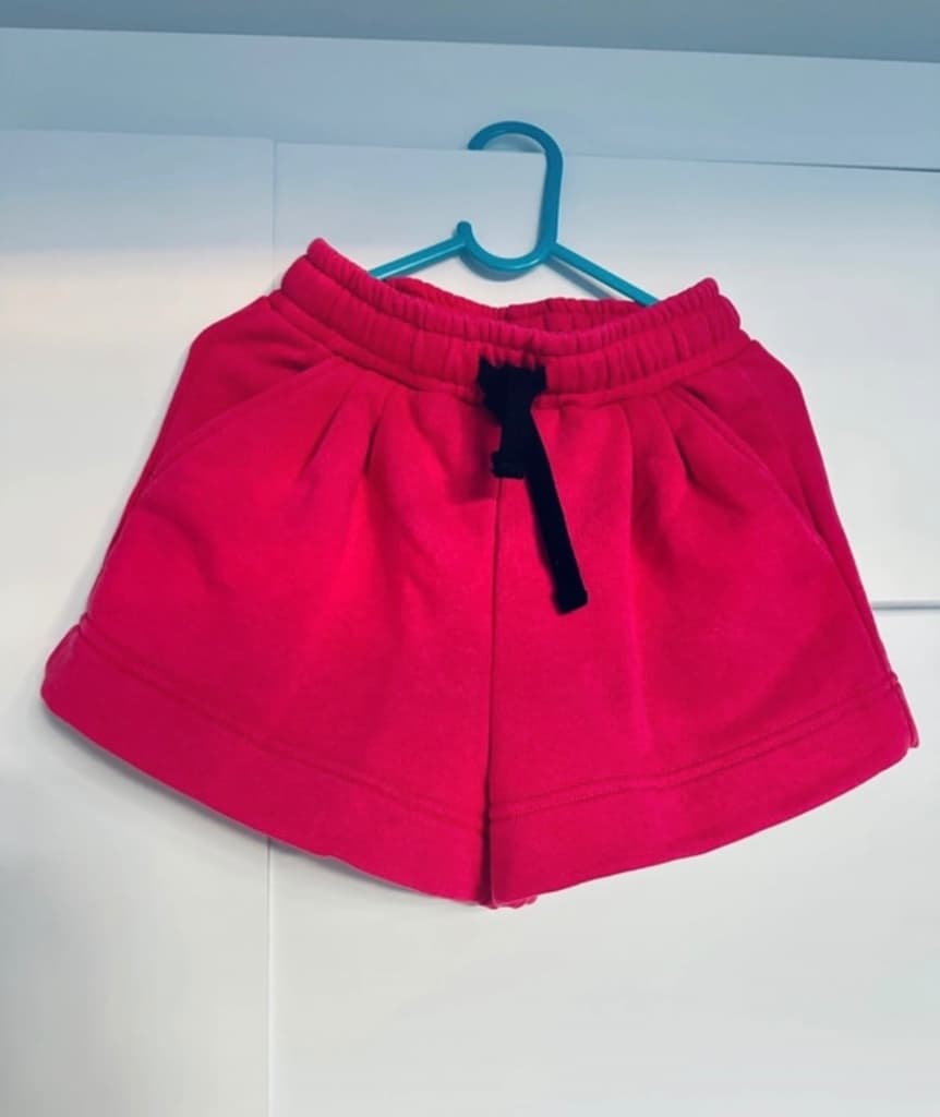 Szorty amarantowe 110/116